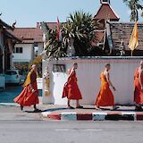Monks on the sidewalk, Chiang Mai, Thailand. Billows926@Unsplash