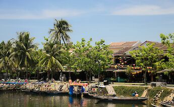 Boats on the banks of Hoi An, Vietnam. Aiph Doan@Unsplash