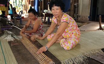 Natives showing how traditional weaving is done, Siem Reap, Cambodia. Freysteinn G Jonsson@Unsplash
