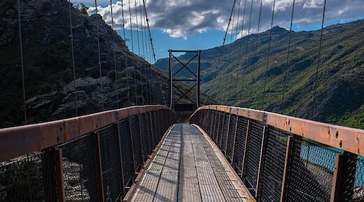 Bridge over Lake Dunstan, New Zealand. Katelyn Greer@Unsplash