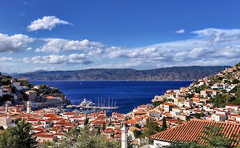 Rooftops of Hydra, Greece. Mauricio Munoz@Unsplash