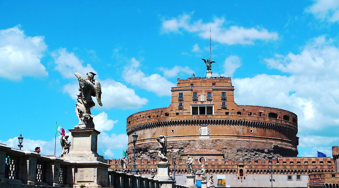 Angel statue at the Castel Gando, Rome, Italy. Michele Bitetto@Unsplash