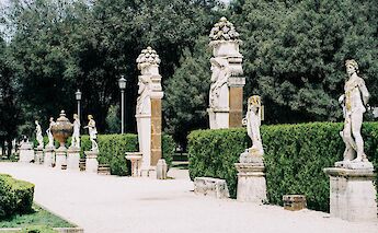 Sculptures in a row, Villa Borghese, Rome, Italy. Gabriella Clare Marino@Unsplash