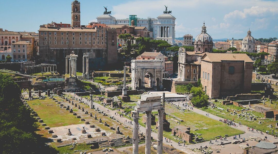 Tourists flocking the Roman Forum, Rome, Italy. Nicole Reyes@Unsplash