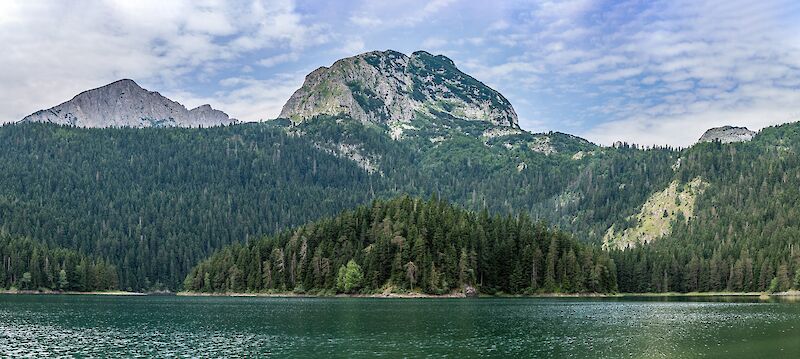 Hills and mountains at Black Lake, Durmitor, Zabljak, Montenegro. Simon Mumenthaler@Unsplash