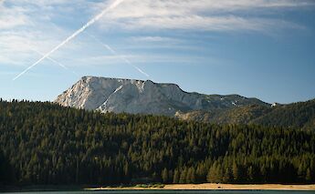 Mountain behind a lake, Durmitor National Park, Montenegro. Unsplash: Ann Fossa