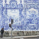 Azulejos tiles, Porto. Dominik Kuhn@Unsplash