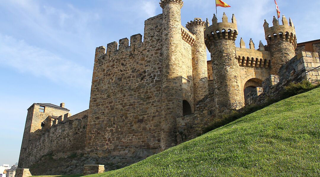 The Castillo de los Templarios, originally a Roman fort, was fortified by the Knights Templar to protect pilgrims. ELentir@flickr