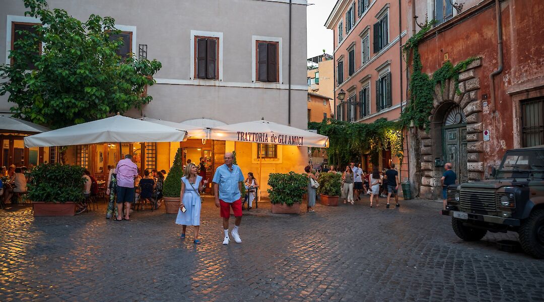 Foot traffic at the lively trastevere, Rome, Italy. Herry Sutanto@Unsplash