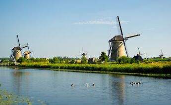 Kinderdijk windmills, Holland. piotr ilowiecki@Flickr