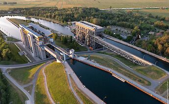 Niederfinow Ship Lift, Germany. BAW_Bundesanstalt für Wasserbau@Flickr