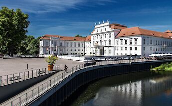 Schloss Oranienburg, Oranienburg, Germany. rey perezoso@Flickr