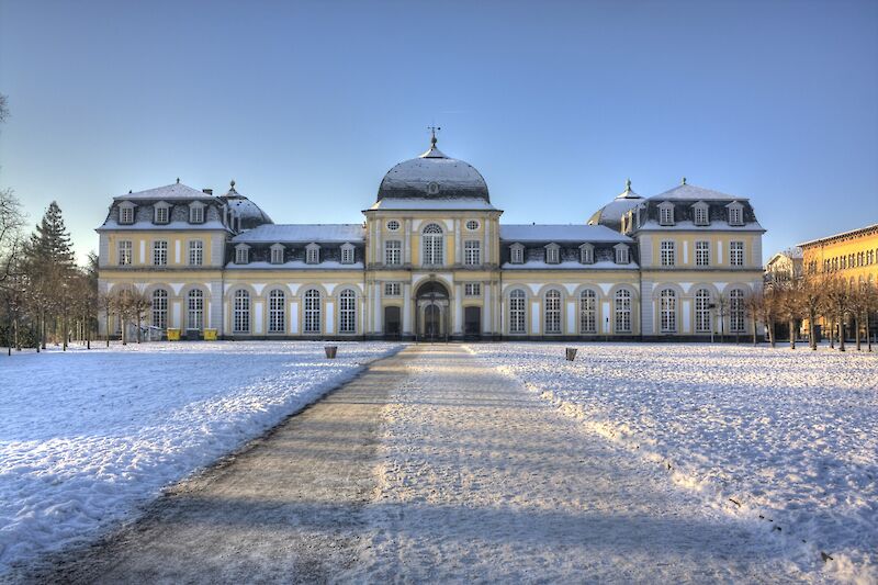 Poppelsdorf Palace in the snow, Bonn, Germany. Roman Schmitz@Unsplash