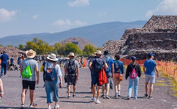 Teotihuacan Archeological Bike Tour. Teotihuacan en Bici