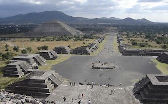 Archeological grounds from above a pyramid ruin, Teotihuacan, Mexico. Herbert Spencer@Flickr