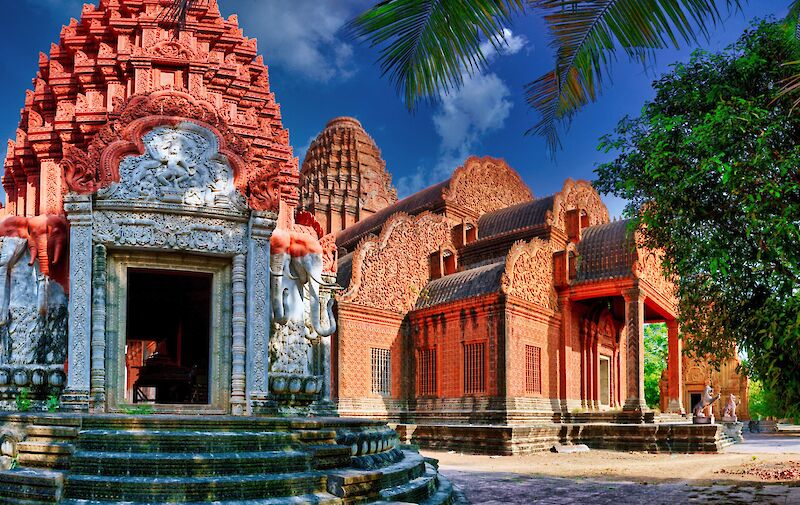 Beautiful architecture of Phnom Reap Monastery, Phnom Penh, Cambodia. Paul Szewczyk@Unsplash
