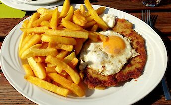Schnitzel mit Spiegelei! Thomas Kohler@Flickr