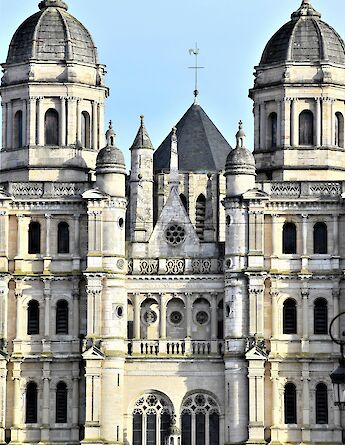 Church in Dijon, France. Unsplash:Daniele La Rosa Messina