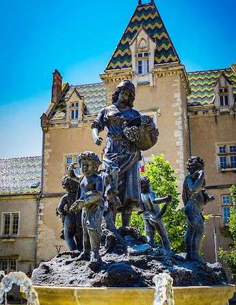 Fountain in Meursault, France. Unsplash:Paul Keiffer