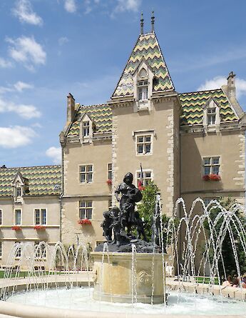 Town Hall in Meursault, Côte-d'Or, Bourgogne, France. CC:Torsade de Pointes