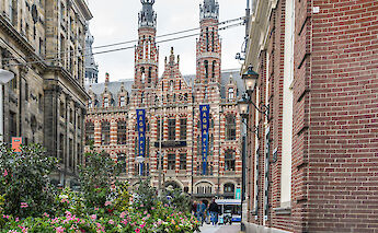 Magna Plaza in Amsterdam, North Holland, the Netherlands. Steven dosRemedios@Flickr