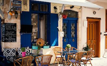 Cafe in Crete, Greece. Matthieu Oger@Unsplash