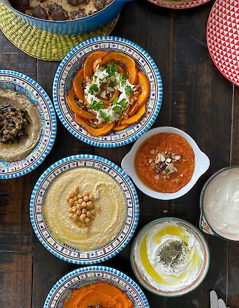Traditional Greek mezze platter. Filipp Romanovski@Unsplash