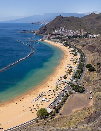 Playa de Las Teresitas on Santa Cruz, Tenerife, Spain. CC:Mike Peel