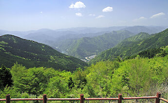 View of Mt. Tamaki from bridge to Totsukawa Bridge in Japan. Roderick Eime@Flickr