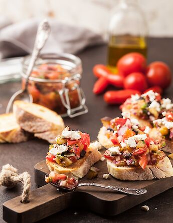 Fresh bruschetta in Italy. Mariana Medvedeva@Unsplash