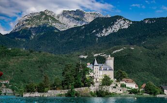 Château on Lac D'Annecy, France. Error420@Unsplash