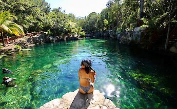 Cenote, Tulum, Mexico. Jorge Fernandes Salas@Unsplash