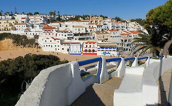 Carvoeiro, Portugal. Bettina Heinrich@Unsplash