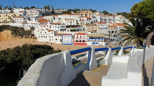 Carvoeiro, Portugal. Bettina Heinrich@Unsplash