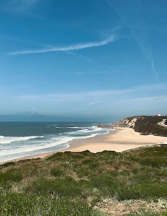 Praia do Salgado, Portugal. Unsplash: Maria Korniiova