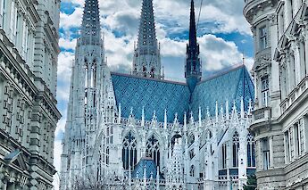 White buildings in Vienna, Austria. Unsplash:Andrea Niosi
