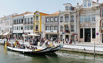 Boat rides in Aveiro, Portugal. Ricardo Resende@Unsplash