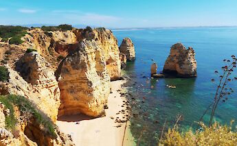 Kayaking at Ponta da Piedade, Lagos, Portugal. Reiseuhu@Unsplash
