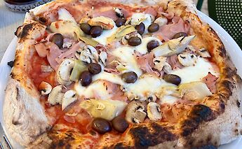 Pizza in Monopoli. ©Heather