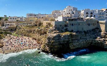 A beautiful day in Polignano al Mare. Moira Nazzari@unsplash