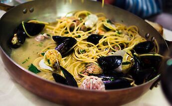 Pasta with fresh seafood. Caspar Diederik@Flickr