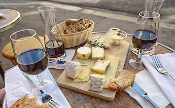 French Wine and Cheese. Flickr:Mustang Joe