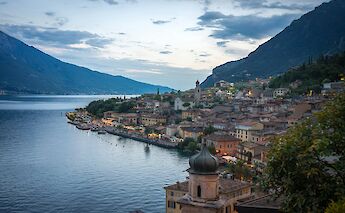 Lago di Garda. Unsplash: Leonhard Niederwimmer