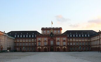 A university building Mannheim. Lāsma Artmane@Unsplash