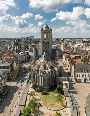 Saint Nicholas church in Ghent. Dim Hou@Unsplash