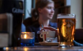 A cozy cafe in Dendermonde, Belgium. Fernand De Canne@Unsplash