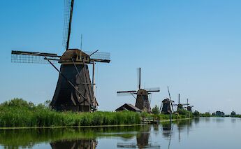 The historic Kinderdijk, Holland. aref akminasi@Unsplash