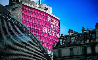 People Make Glasgow sign, Glasgow, Scotland. Unsplash:Artur Kraft