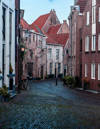 Night falling in Deventer, Holland. Graddes@Unsplash