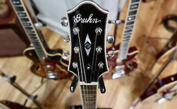 Guitar shop, Nashville, Tennessee, USA. Scott Greer@Unsplash